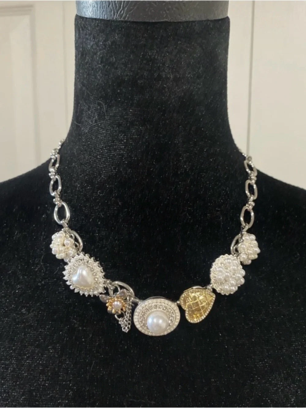 Pearl Cluster Statement Necklace/Choker - Silver & Gold
